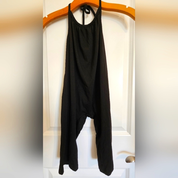*2 for $10*GIRLS Size 7 halter tie black romper with pockets - Picture 1 of 5